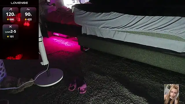 Blondiewithanass online show from April 23, 8:55 am