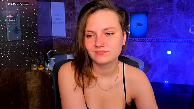 MelindaTin online show from June 18, 1:18 am