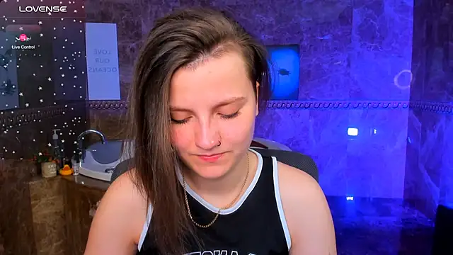 MelindaTin online show from April 30, 1:11 am