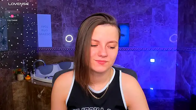 MelindaTin online show from April 23, 1:03 am