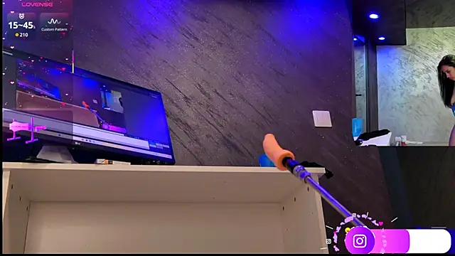 im-your-lovee online show from April 28, 6:06 am