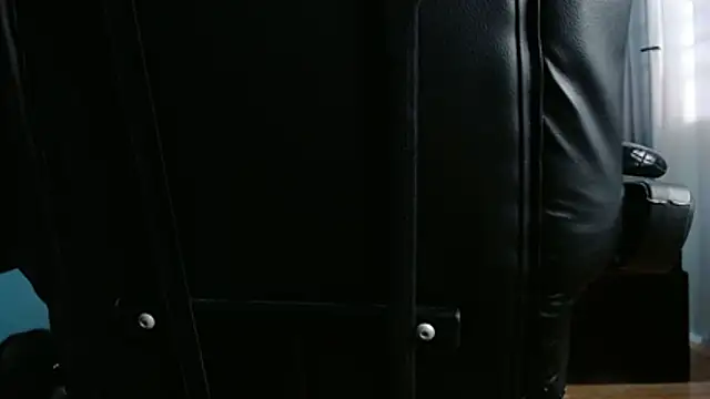 Yukikawaii online show from April 21, 4:30 am