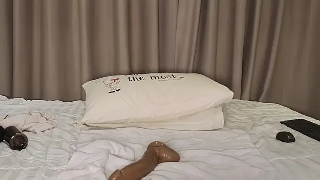 LucyNuty online show from October 29, 6:18 am