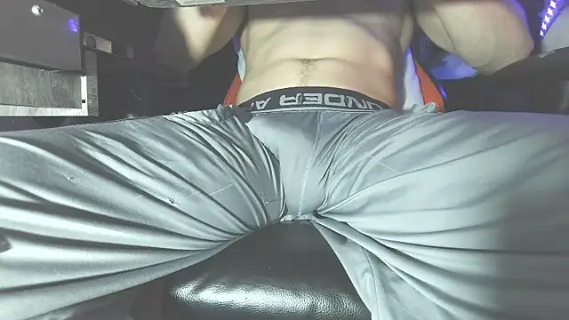 Snapshot of Dick_and_muscles chatting on October 3, 10:42 am Dick and muscles online show from October 3, 10:42 am