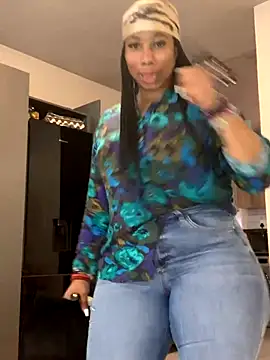 Snapshot of CurvyDesire1 chatting on October 17, 8:50 am CurvyDesire1 online show from October 17, 8:50 am