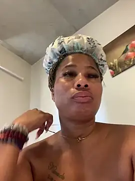 CurvyDesire1 online show from February 5, 6:27 am