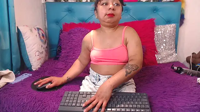 SARAWILLS online show from April 23, 2:19 pm