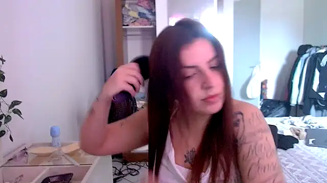 Snapshot of chelbyy chatting on October 3, 2:55 pm chelbyy online show from October 3, 2:55 pm