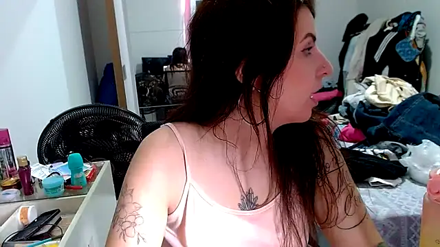 Snapshot of chelbyy chatting on October 18, 4:32 pm chelbyy online show from October 18, 4:32 pm