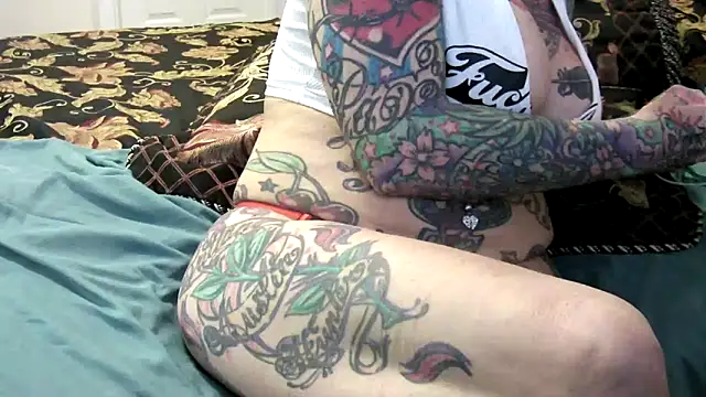 pamelagunns online show from April 20, 7:39 pm