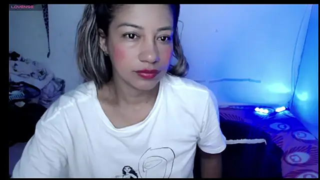 ninatiny online show from April 27, 11:29 am