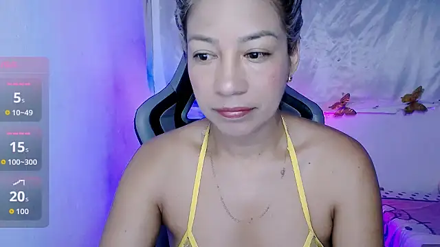 ninatiny online show from November 16, 10:48 am