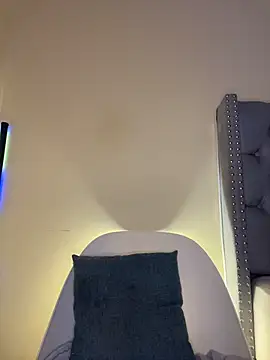 KIARAPRETTY online show from April 22, 3:25 am