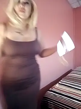 HorneyKitten online show from October 28, 12:33 pm