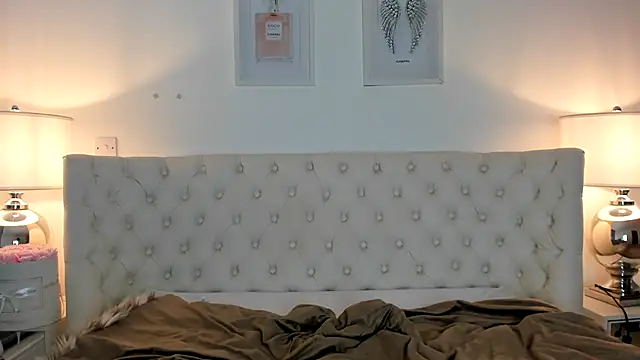 JessicaJames23 online show from October 14, 8:11 pm