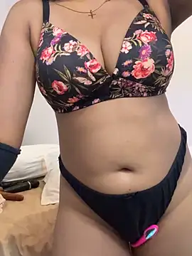 angelwavy online show from September 18, 2:43 am