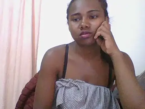 Snapshot of Hamie_sexy chatting on October 12, 9:44 am Hamie sexy online show from October 12, 9:44 am