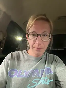 horneydreamer online show from June 19, 2:49 am