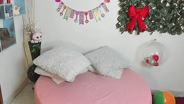 DestinyHills online show from April 22, 12:02 pm