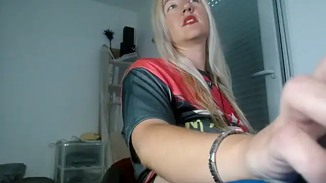 Mllesha74000 online show from July 7, 1:36 pm
