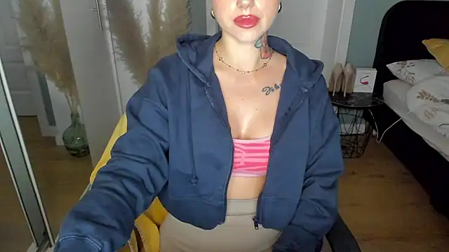 sexyCoralie online show from June 2, 6:53 pm