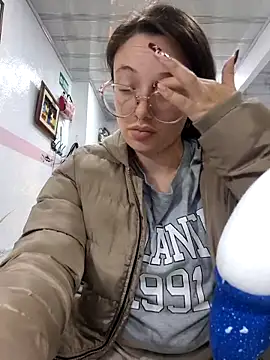 linda-schmidt online show from December 5, 2:55 am