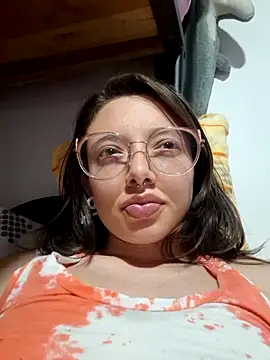 linda-schmidt online show from April 24, 3:31 am