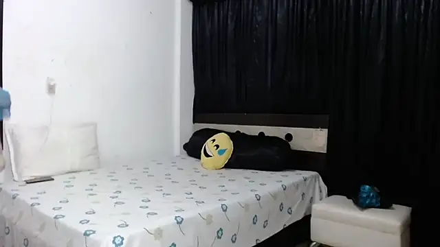 venuz mendoza20 online show from March 17, 2:10 pm