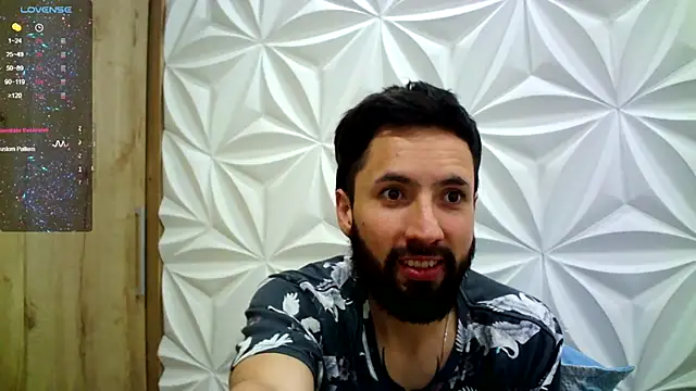 Snapshot of jerryandjessica chatting on October 12, 10:23 pm jerryandjessica online show from October 12, 10:23 pm