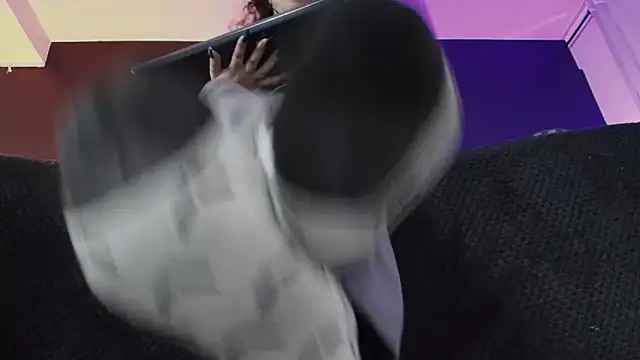  Jade 16 online show from November 18, 11:44 am