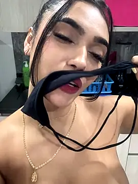 Snapshot of emma_andrew1 chatting on October 6, 11:09 pm emma andrew1 online show from October 6, 11:09 pm