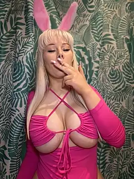 LaraHollywood online show from April 3, 8:12 am