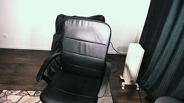 Angelaroberti3 online show from April 17, 9:50 pm