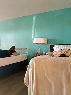 Oowwwii online show from November 8, 8:58 pm