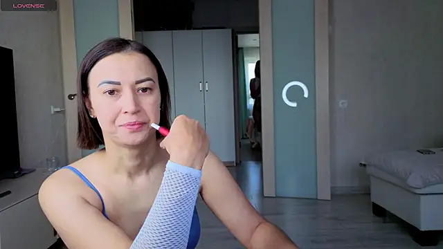 sweeetgirls2021 online show from October 2, 2:49 am