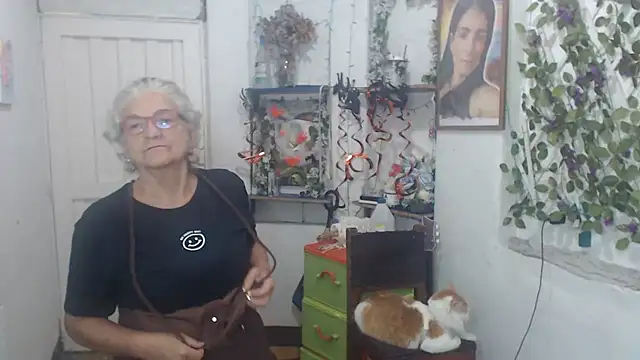 FunnyGrandma online show from October 28, 3:12 am