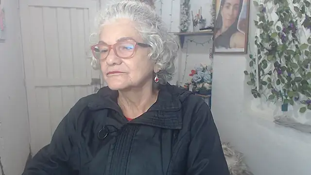 FunnyGrandma online show from October 16, 2:14 am