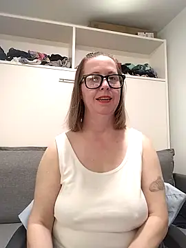 SweetandNaughty1 online show from February 4, 9:29 pm