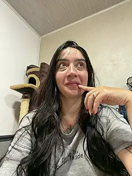 EmmyEvans1 online show from February 20, 8:31 pm