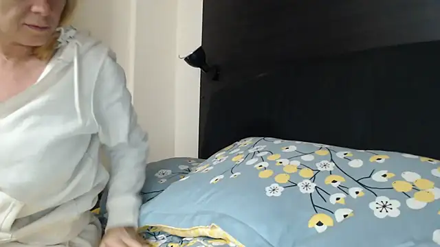 spell-of-love online show from February 28, 11:04 pm