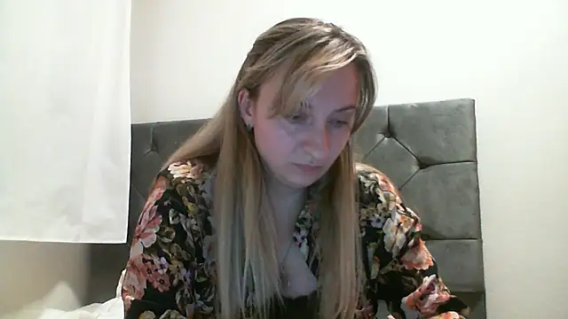 SusanCurt online show from November 5, 8:14 pm