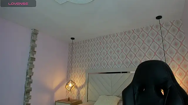 clarisKlein online show from June 9, 12:15 pm