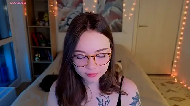 MilenaSaint online show from April 20, 3:20 am