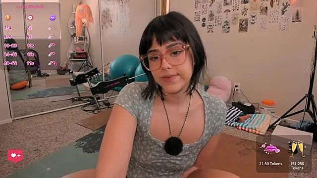 Evie-Luna online show from June 13, 8:28 pm
