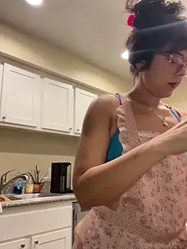 Evie-Luna online show from September 17, 3:04 am