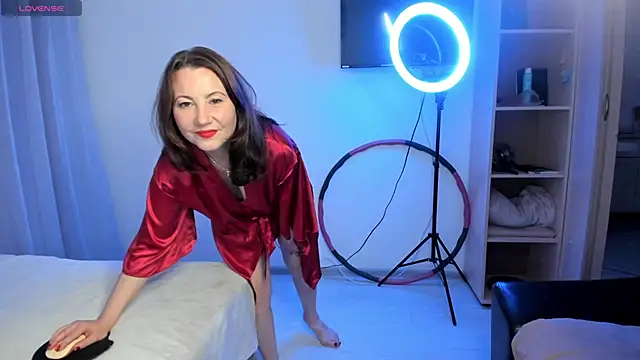 Snapshot of AliceeShy chatting on October 9, 11:42 pm AliceeShy online show from October 9, 11:42 pm