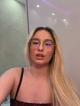 mollyxxx online show from April 26, 1:25 am