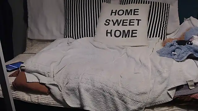 somjoy88 online show from October 31, 4:00 pm