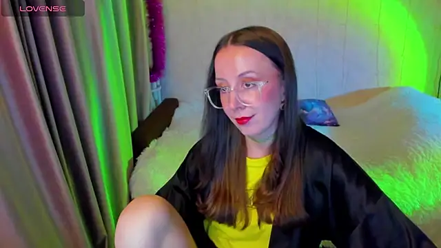 CurlySteph online show from December 14, 8:03 pm