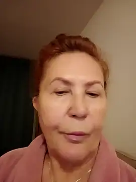 Snapshot of Hottie-Mom chatting on September 26, 9:12 pm Hottie-Mom online show from September 26, 9:12 pm